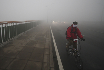 哈市部分地區(qū)能見(jiàn)度不足三米