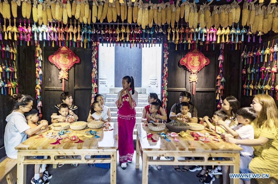 #CHINA-HUBEI-ZIGUI-DRAGON BOAT FESTIVAL-FOLK CUSTOM (CN)