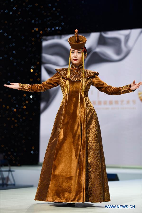CHINA-INNER MONGOLIA-HOHHOT-COSTUME FESTIVAL (CN)