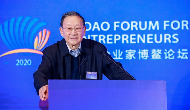 中國(guó)科學(xué)院院士，國(guó)際歐亞科學(xué)院院士，中國(guó)地源熱泵產(chǎn)業(yè)聯(lián)盟名譽(yù)理事長(zhǎng)汪集暘演講