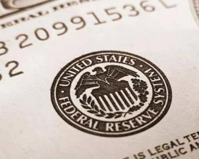 【財(cái)經(jīng)翻譯官】美聯(lián)儲(chǔ)的&ldquo;零息+量寬&rdquo;意味著什么？