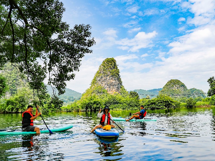 追光丨房車、帳篷、太空艙&hellip;&hellip;你想要的露營裝備這里都有