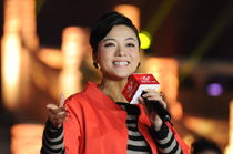 著名青年歌唱家、二炮文工團(tuán)副團(tuán)長(zhǎng)陳思思傾情表演