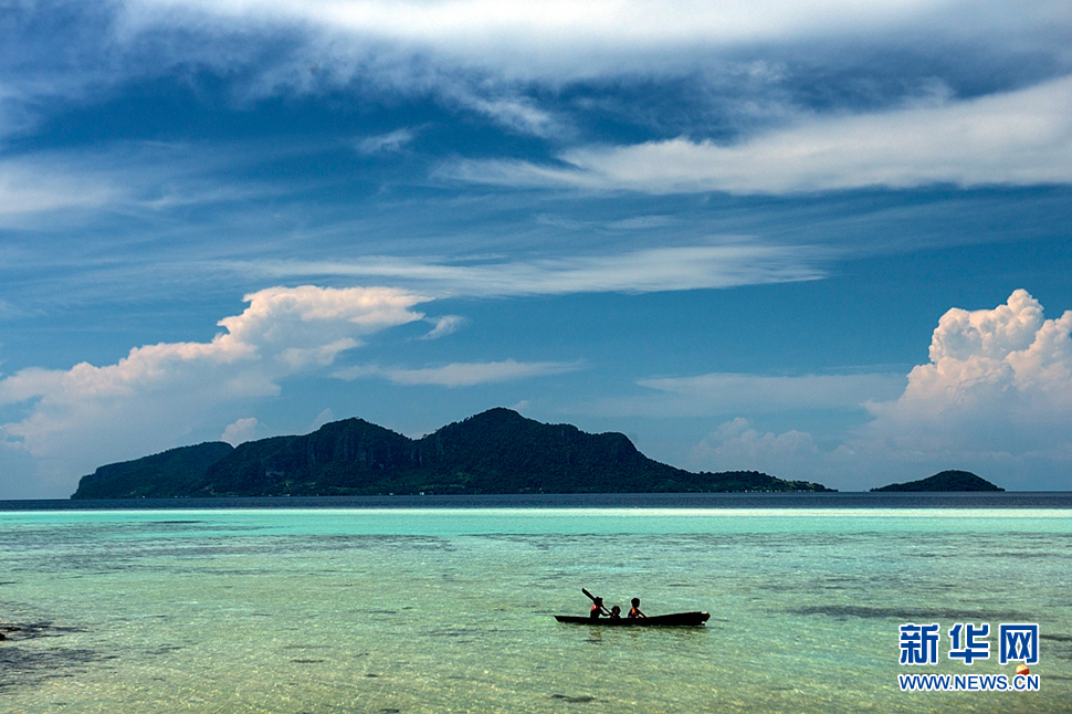 《那藍(lán)天，那碧海，那伊甸園般的神秘之地》