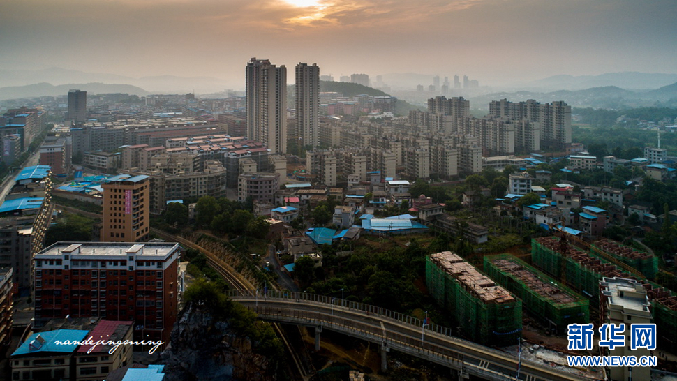 改革開放40年，縣城變化令人驚