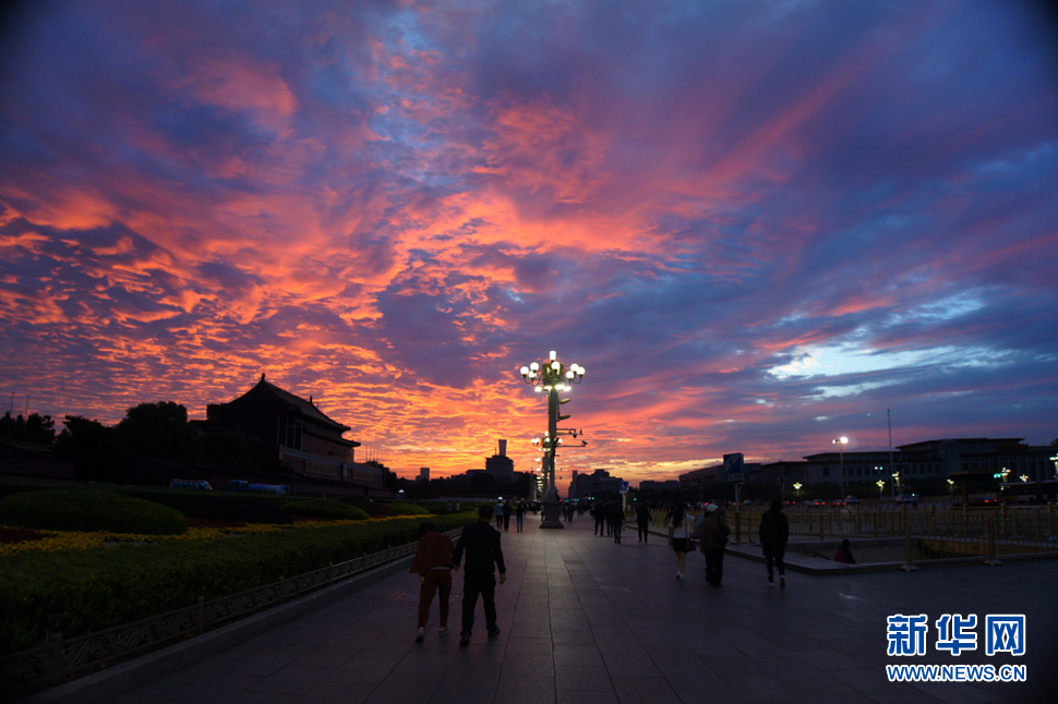 美哉，天安門！