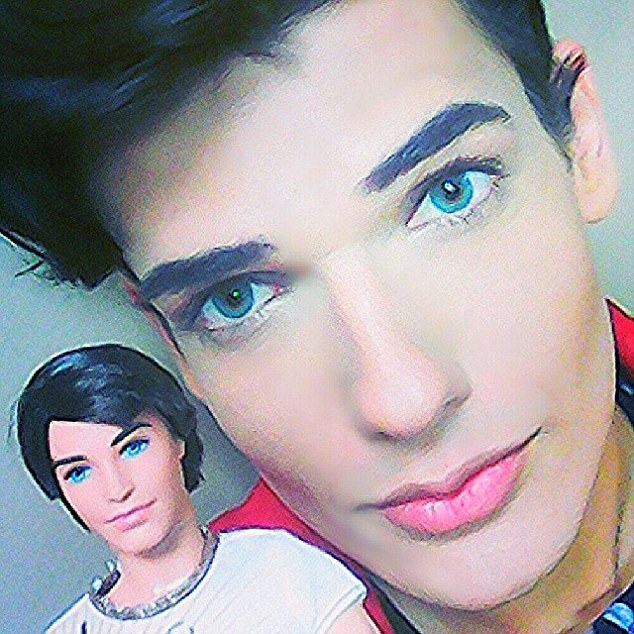 巴西男模花費(fèi)31萬(wàn)元整容成&ldquo;芭比男友&rdquo;