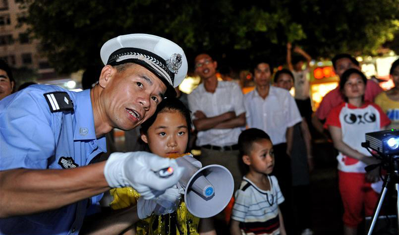 &ldquo;亮燈警察&rdquo;的為民情懷