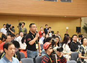 澳門月刊記者提問(wèn)