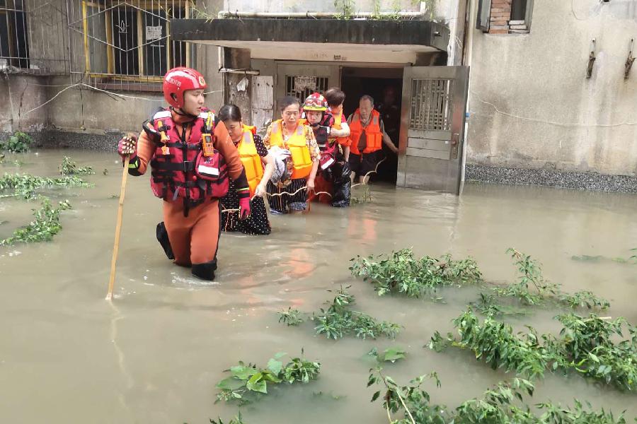 他們，為了誰？