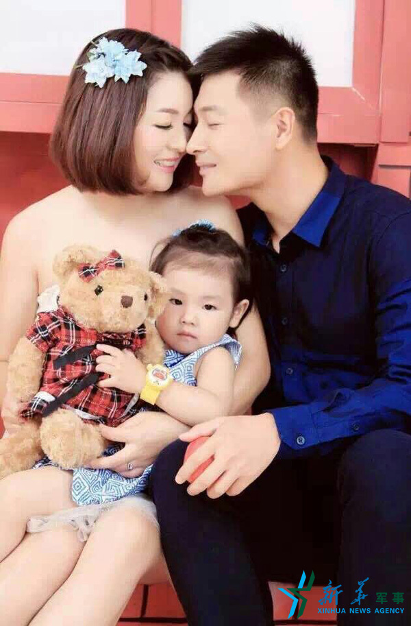 &uarr;資料圖片：張超一家三口合影。