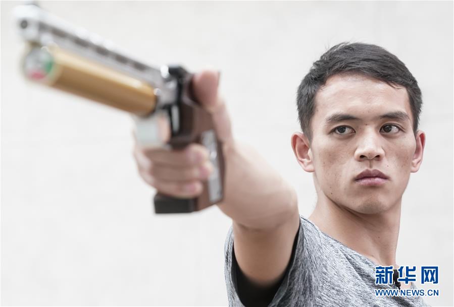 (軍運(yùn)會(huì)·圖文互動(dòng))(7)從“遲到者”到世界冠軍——記八一空軍五項(xiàng)隊(duì)隊(duì)員葉邦武(配本社同題文字稿)