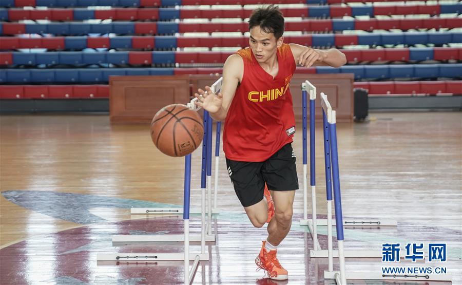 (軍運(yùn)會(huì)·圖文互動(dòng))(8)從“遲到者”到世界冠軍——記八一空軍五項(xiàng)隊(duì)隊(duì)員葉邦武(配本社同題文字稿)