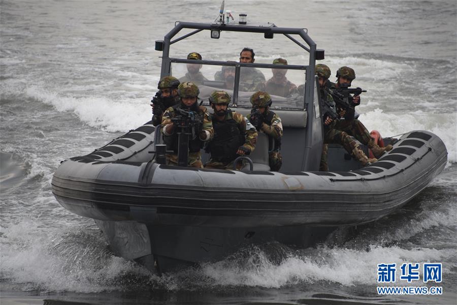 （圖文互動&middot;國際）（1）&ldquo;海洋衛(wèi)士-2020&rdquo;中巴海上聯(lián)演：結束港岸交流轉入海上實兵實彈演練