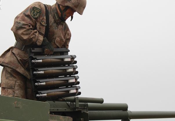 見過給火炮壓彈夾嗎？