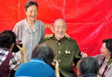 攝影家為老戰(zhàn)士免費(fèi)拍照慶&ldquo;八一&rdquo;