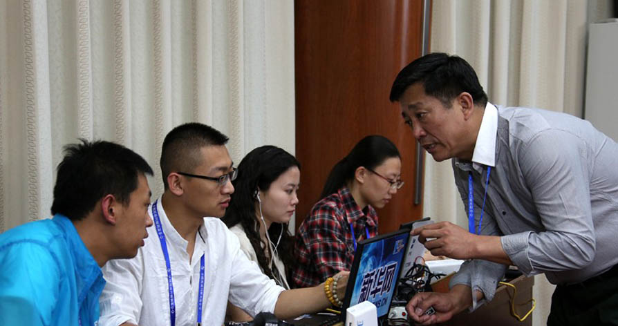 新華網前方記者在直播現(xiàn)場