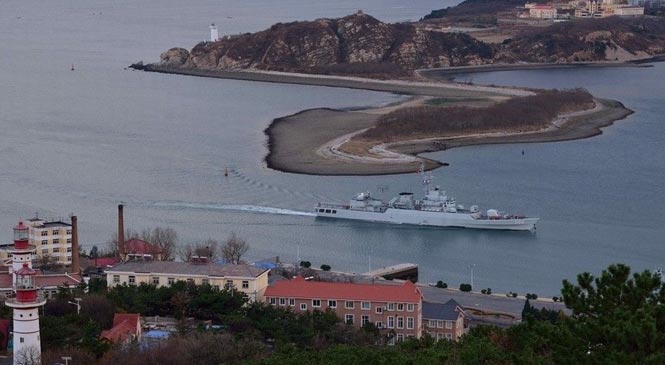 贊！網(wǎng)友俯拍解放軍旅順軍港