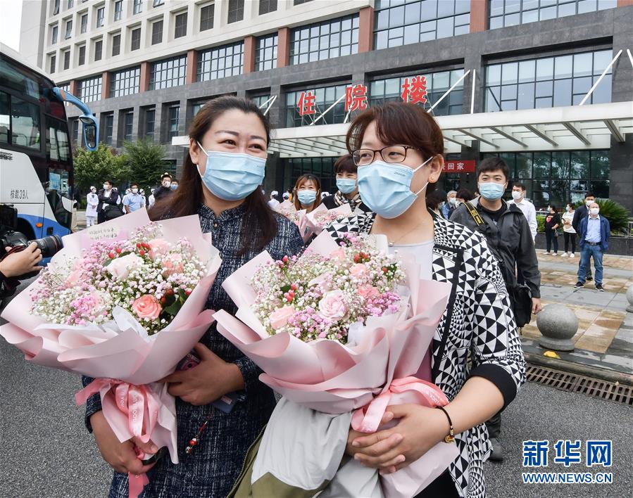 (社會)(2)抗疫“戰(zhàn)友”重聚