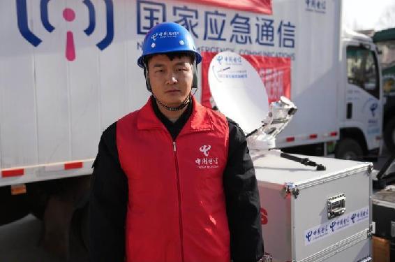 致敬！救災(zāi)一線的身影