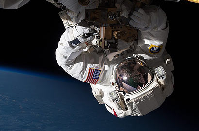 一周酷圖暢游天下：&ldquo;美俄深陷間諜門(mén)&rdquo;&ldquo;默克爾暢飲啤酒&rdquo;