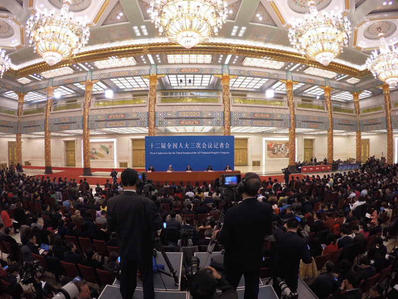 3月15日，國務(wù)院總理李克強(qiáng)在北京人民大會堂與中外記者見面，并回答記者提問。 新華社記者陳曄華攝