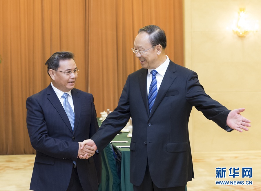 10月12日，中共中央書記處書記、全國政協(xié)副主席杜青林在北京會見來華訪問并出席&ldquo;2016中國共產(chǎn)黨與世界對話會&rdquo;的老撾人革黨中央政治局委員、建國陣線中央主席賽頌蓬&middot;豐威漢率領的老撾人革黨代表團?！⌒氯A社記者丁海濤攝