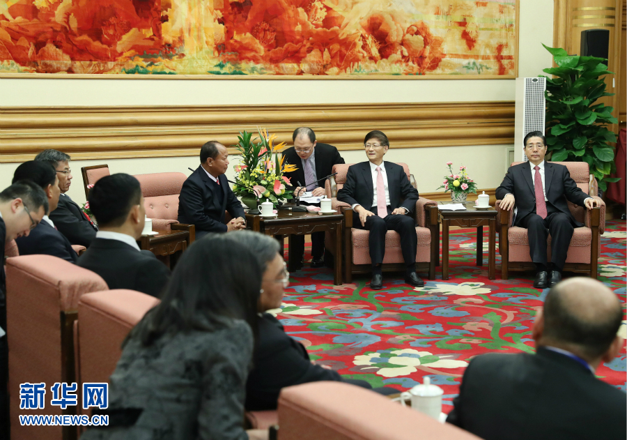 12月27日，中共中央政治局委員、中央政法委書記孟建柱在北京集體會見出席湄公河流域執(zhí)法安全合作機制成立五周年部長級會議的各國代表團團長。新華社記者 王曄 攝 