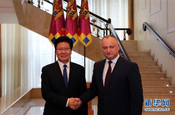 （XHDW）（1）摩爾多瓦總統(tǒng)多東、總理菲利普會(huì)見張春賢
