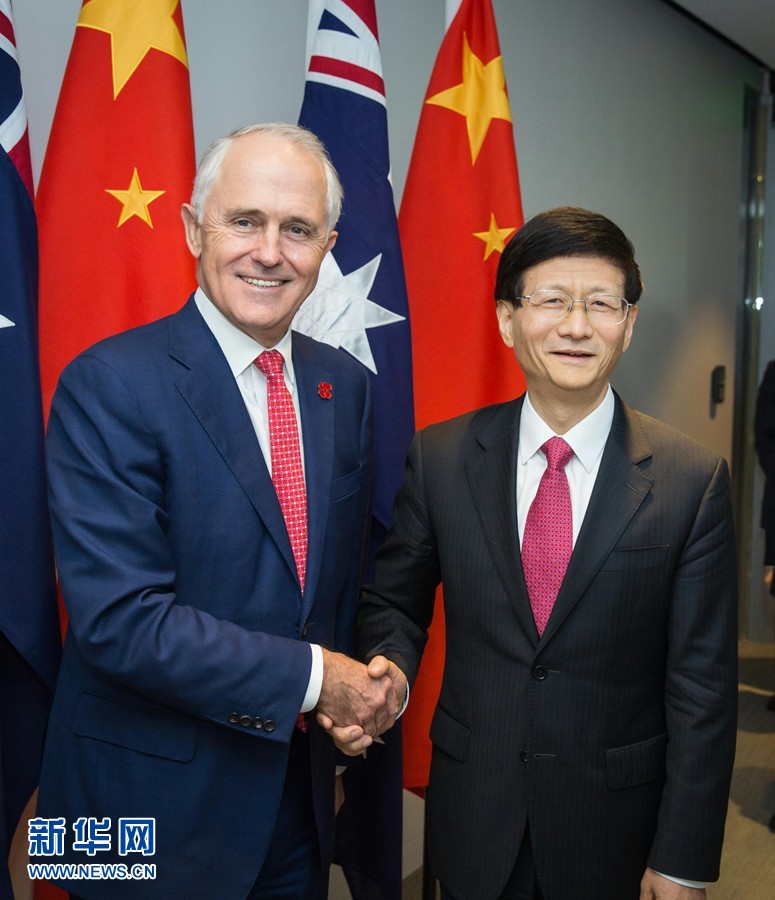 4月21日，正在澳大利亞訪問的中共中央政治局委員、中央政法委書記孟建柱（右）在悉尼會見澳總理特恩布爾。 新華社發(fā)（朱宏業(yè)攝） 