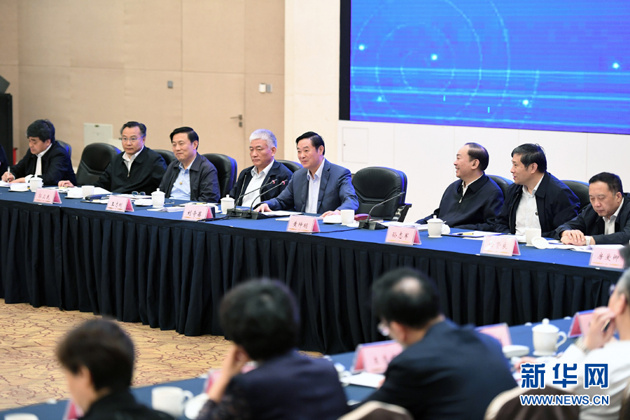 5月11日，中宣部在深圳召開深化文化體制改革座談會。中共中央政治局委員、中央書記處書記、中宣部部長劉奇葆出席會議并講話。 新華社記者張領(lǐng) 攝