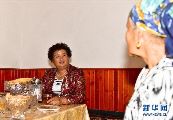 （十九大代表風采&middot;圖文互動）（3）&ldquo;農(nóng)民&rdquo;李元敏：打造村民引以為豪的新&ldquo;蓋買&rdquo;