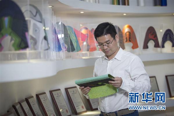 （十九大時光&middot;圖文互動）（3）青春，在夢想的引領(lǐng)下飛揚&mdash;&mdash;來自基層蹲點現(xiàn)場的報道