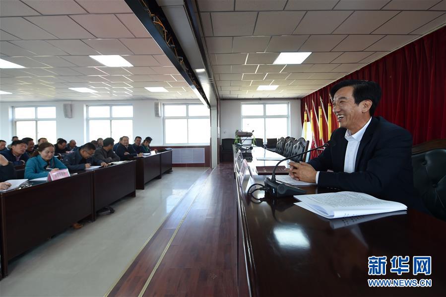 (十九大代表在基層·圖文互動(dòng))(1)朱玉國:打贏脫貧攻堅(jiān)戰(zhàn)的責(zé)任 一刻不能忘