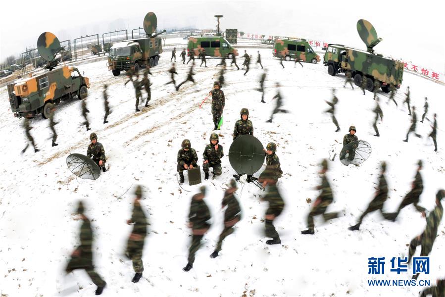 （新華全媒頭條&middot;圖文互動）（9）備戰(zhàn)踏上新起點，練兵展現(xiàn)新氣象&mdash;&mdash;2018中國軍隊新年開訓全景大掃描