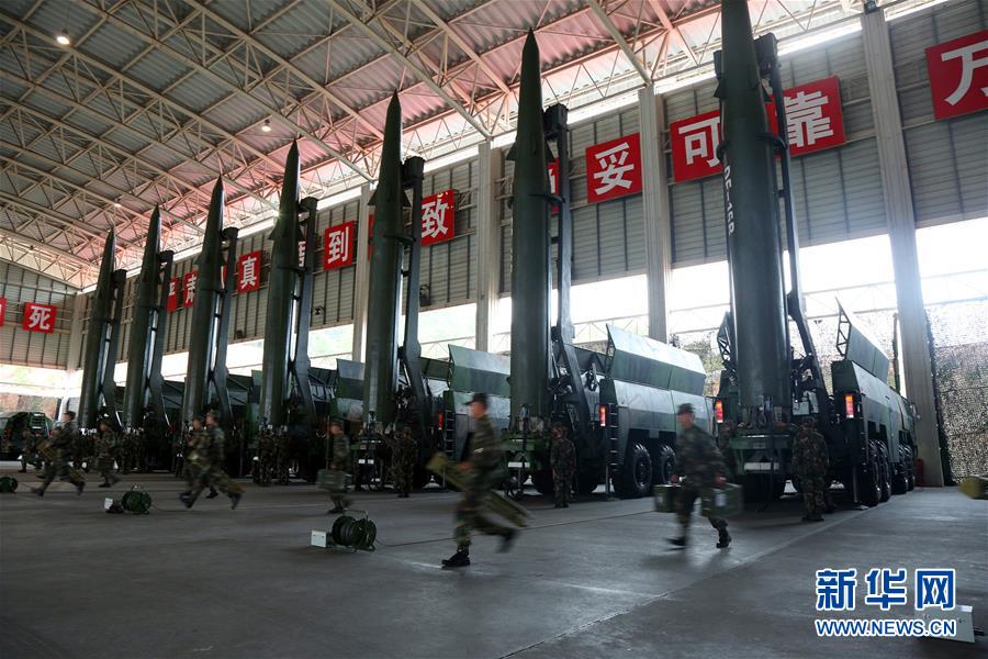 （新華全媒頭條&middot;圖文互動(dòng)）（10）備戰(zhàn)踏上新起點(diǎn)，練兵展現(xiàn)新氣象&mdash;&mdash;2018中國(guó)軍隊(duì)新年開(kāi)訓(xùn)全景大掃描