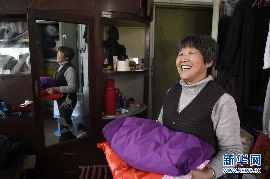 （新華全媒頭條）（2）天南地北歡樂&ldquo;中國(guó)年&rdquo;&mdash;&mdash;新華社記者除夕走筆