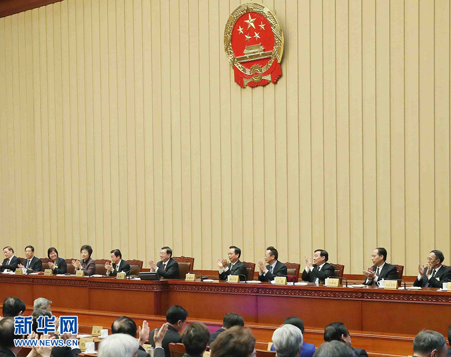 2月24日，全國人大常委會委員長張德江在北京主持十二屆全國人大常委會第三十三次會議閉幕會。在會議完成各項表決事項后，張德江發(fā)表講話。新華社記者 劉衛(wèi)兵 攝