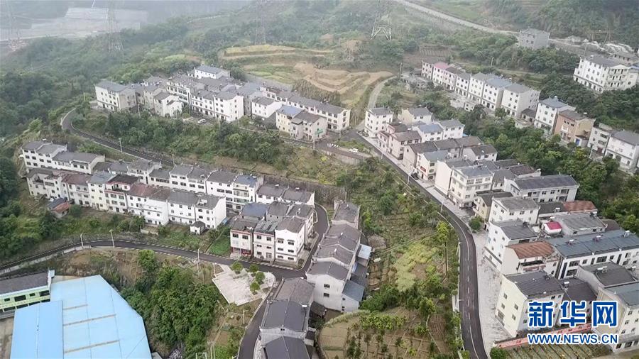 (新華全媒頭條·圖文互動(dòng))(3)情系人民 心牽創(chuàng)新——習(xí)近平總書(shū)記考察湖北回訪記