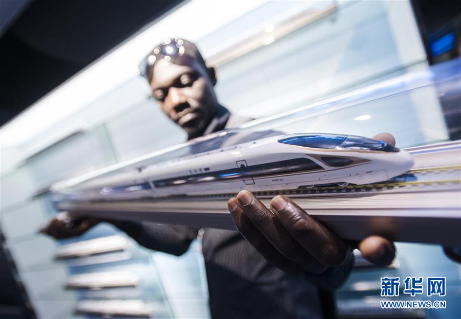 （社會(huì)）（2）13國(guó)&ldquo;老外&rdquo;進(jìn)&ldquo;高鐵駕校&rdquo;