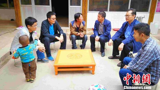 青海扶貧&ldquo;第一書記&rdquo;：為貧困山區(qū)孩子圓了&ldquo;上學(xué)夢&rdquo;