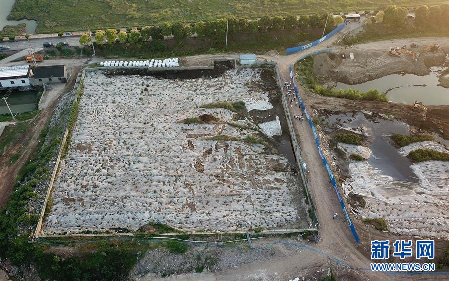 （新華視點&middot;圖文互動）（1）中央督察兩年有的絲毫未改，有的不減反增&mdash;&mdash;江蘇泰興數(shù)萬噸化工廢料和污泥堆放長江邊調(diào)查