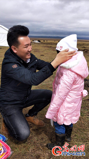 【脫貧攻堅(jiān)在行動(dòng)】打通致富路，牧民笑開顏&mdash;&mdash;青海省澤庫縣&ldquo;第一書記&rdquo;張文杰扶貧故事