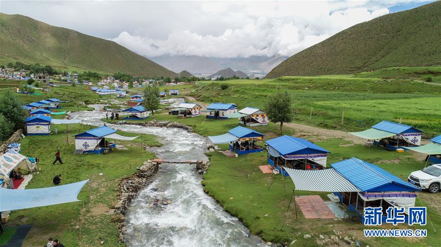（社會）（10）夏日&ldquo;過林卡&rdquo; 親近大自然