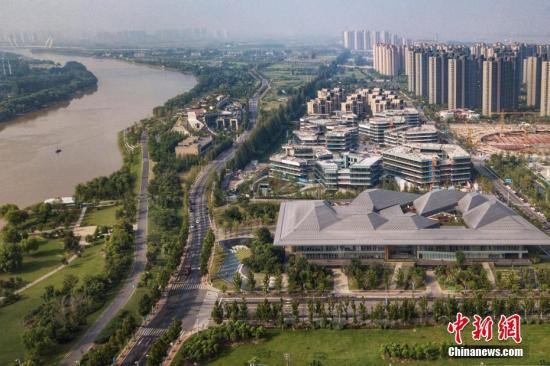 8月9日，航拍南京江心洲新加坡&middot;南京生態(tài)科技島。 <a target='_blank' >中新社</a>記者 泱波 攝