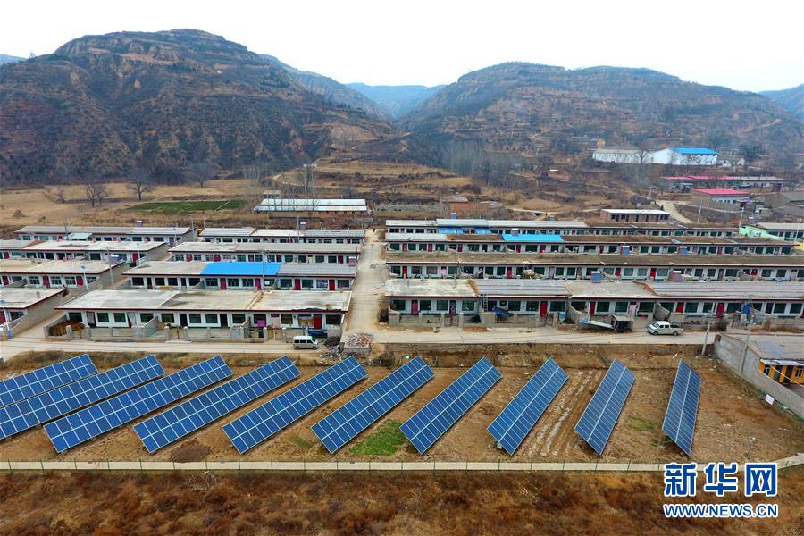 (新華全媒頭條·圖文互動(dòng))(4)脫貧攻堅(jiān)的重要一步——寫(xiě)在40個(gè)貧困縣脫貧摘帽之際