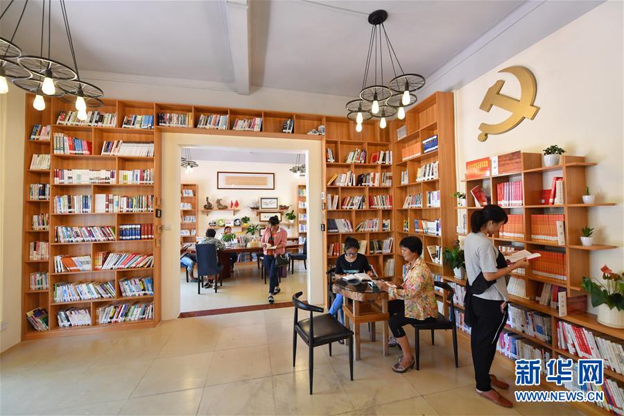 (新華全媒頭條·圖文互動)(3)希望灑在金色田野——寫在鄉(xiāng)村振興戰(zhàn)略實(shí)施一周年之際