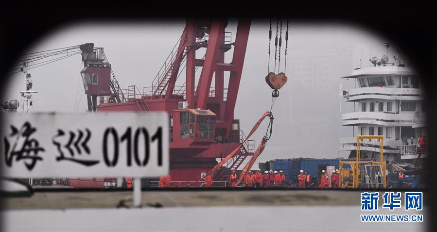 （重慶公交車(chē)墜江事故&middot;后續(xù)）（5）重慶萬(wàn)州墜江公交車(chē)按計(jì)劃今晚將被打撈出水