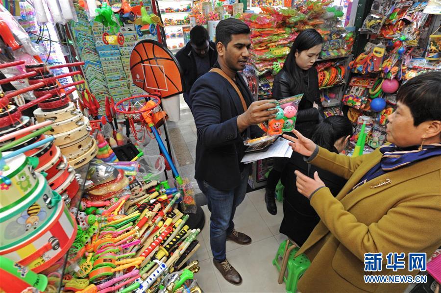 (在習近平新時代中國特色社會主義思想指引下·慶祝改革開放40周年·協(xié)調發(fā)展)(新華全媒頭條·圖文互動)(2)協(xié)調發(fā)展:奏響全面建成小康社會交響曲