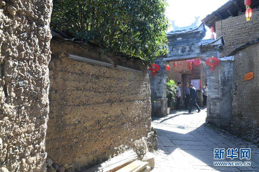 (在習(xí)近平新時代中國特色社會主義思想指引下·慶祝改革開放40周年·綠色發(fā)展)(新華全媒頭條·圖文互動)(5)綠色發(fā)展:書寫在中國大地上的美麗畫卷